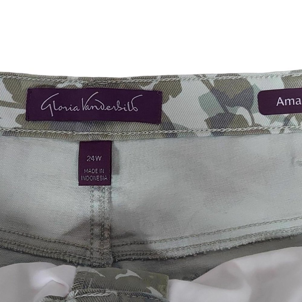NWT GLORIA VANDERBILT AMANDA PLUS SIZE SHORTS (24W) - Picture 7 of 10